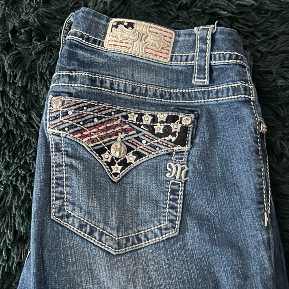 MISS ME WOMEN'S AMERICANA STARS & STRIPES. Worn w love roughly 6 times. 33x31